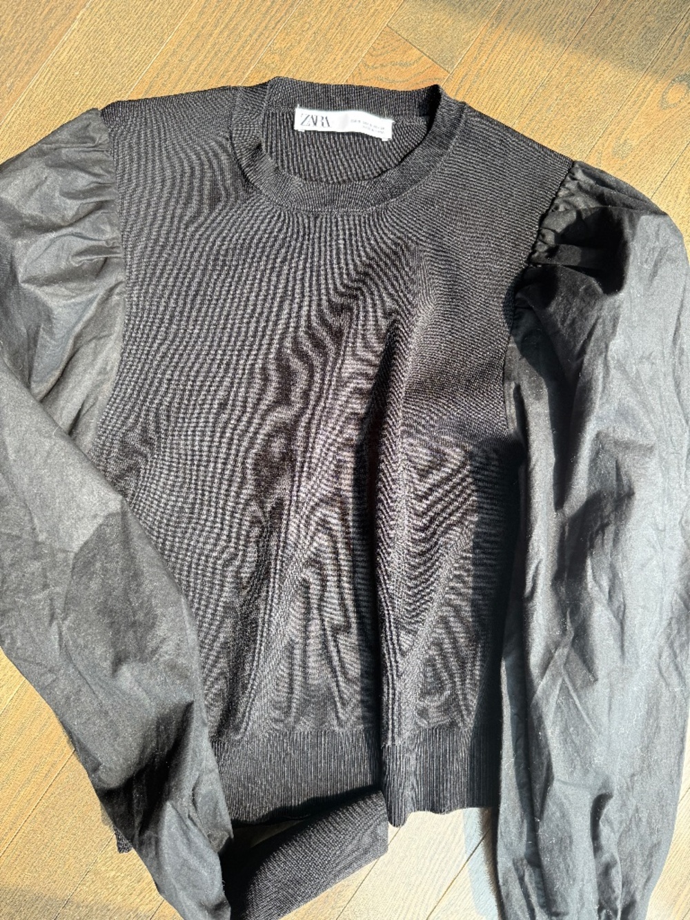 Zara size small puff sleeve sweater